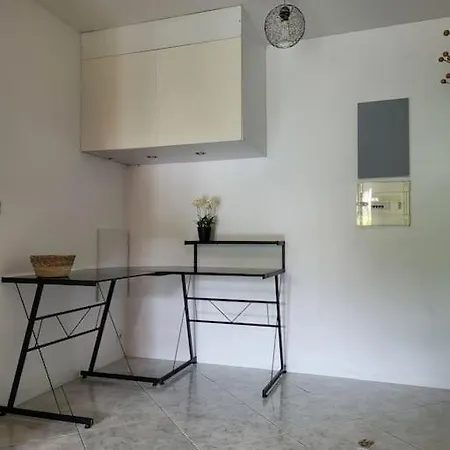 Appart Rez-de-jardin Dans Avec Piscine Διαμέρισμα Théoule-sur-Mer